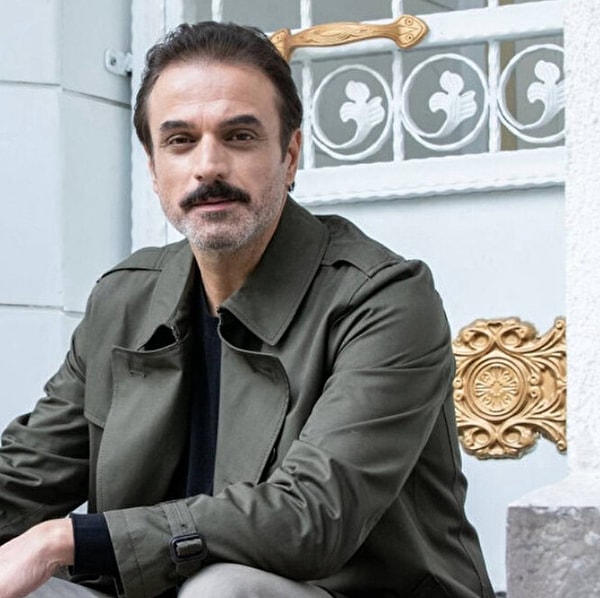 Son günlerde çıkan intihar ve yoğun bakım iddialarıyla konuşulan Özkan'ın kardeşi yaptığı açıklamalarla gündeme gelmeye devam ediyor.