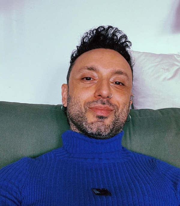 Mabel Matiz'in Erişim Engeli Getirilen ve Suç Duyurusunda Bulunulmasına Neden Olan Perperişan Şarkısının Sözleri Nelerdir?