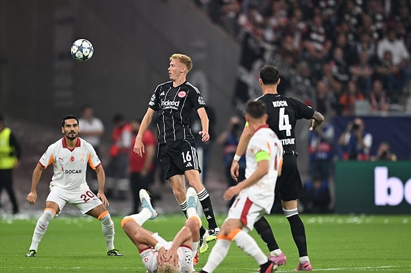 Eintracht Frankfurt 37.dakikada yanıt verdi.