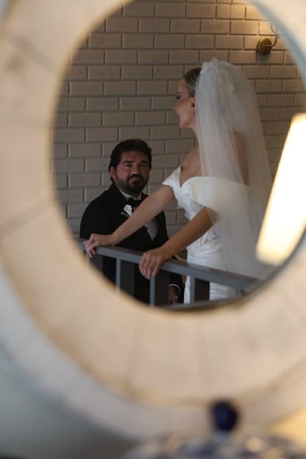 Er kwam een felicitatiebericht naar Rasim Ozan van Nagehan Alçı.
