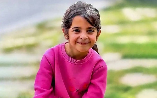 Diyarbakır Bölge Adliye Mahkemesi 7.Ceza Dairesi, Narin Güran cinayeti davasıyla ilgili ilk mahkemenin verdiği kararı bozdu.