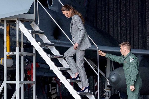 Kraliyet ailesinin zarif isimlerinden Kate Middleton yine gündemde!