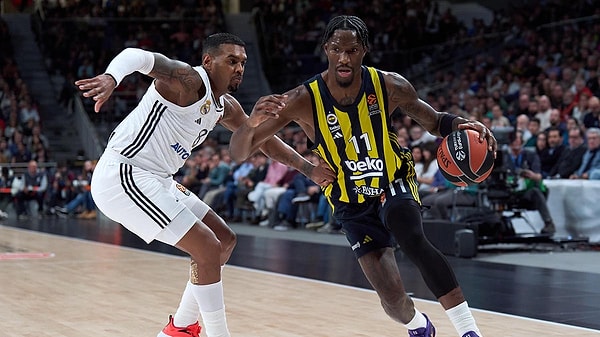Basketbolda atmosferi zorlaştıran olaylardan biri olan kornalar Real Madrid'e zor anlar yaşattı.