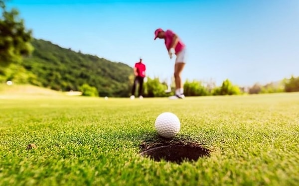 Golf, adeta sosyal kimlik göstergesi.