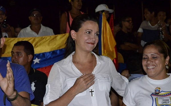 Norveç Nobel Komitesi de Venezuela'yı "diktatörlük" olarak tanımladı.