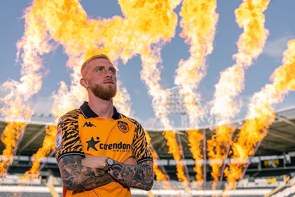 Oliver McBurnie, Championship'te ayın oyuncusu seçildi.