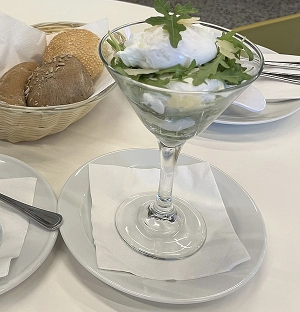 2. Daha önce duymuş muydunuz: Haşlanmış yumurta martini