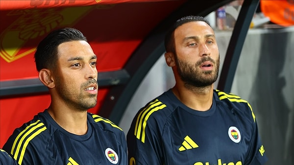 Fenerbahçe'de flaş gelişme olarak öne çıkan kadro dışı kararları ses getirdi.