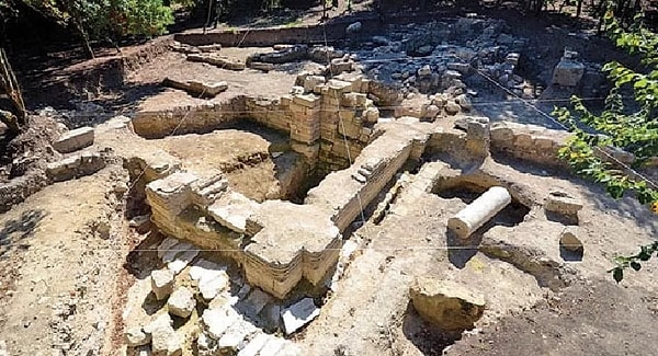 Kadeh ve hayvan kemiklerine dair izler de çıktı.