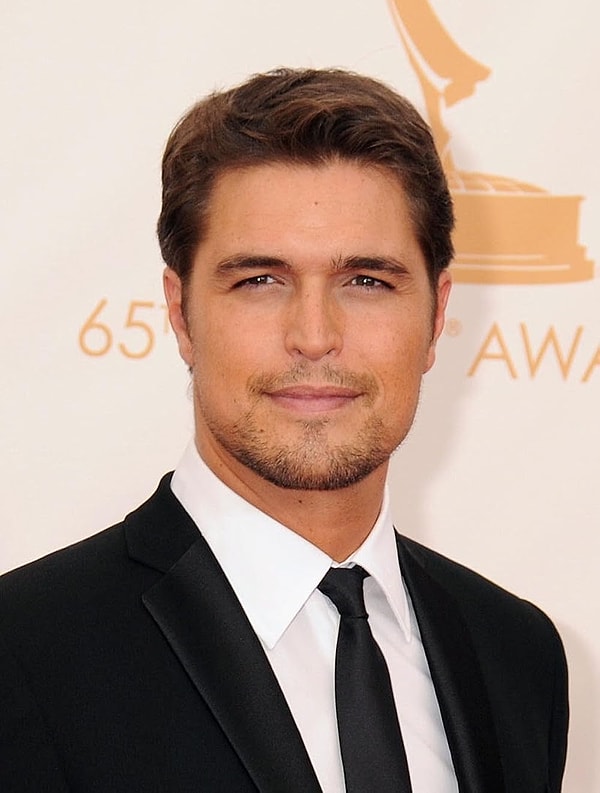 Cansu Dere, Portekiz Aşkı filminde Diogo Morgado ile başrolü paylaşacak.