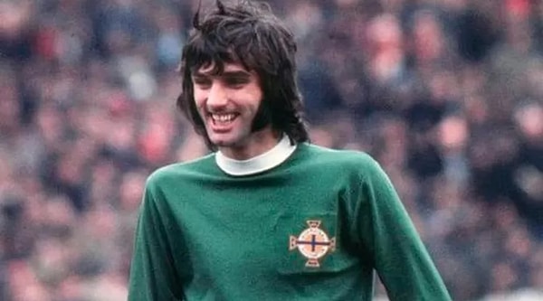 George Best profil fotoğrafıyla sosyal medyada tanınan Alkolik Yorumlar, YouTube'da yayın açarak kendisini tanıttı.