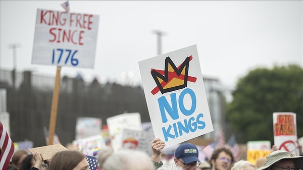 ABD'de milyonlarca kişi Trump'a karşı sokağa çıktı.