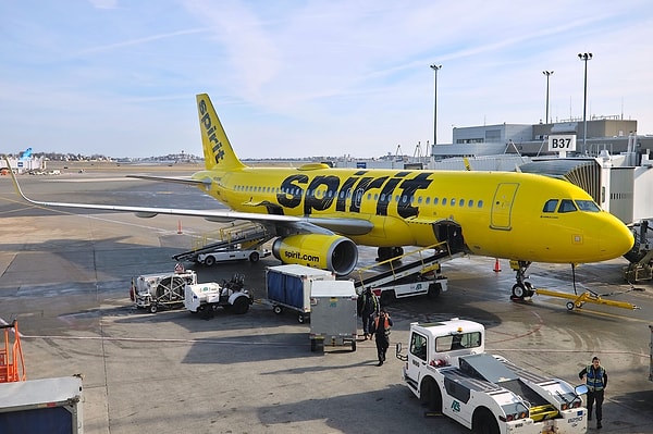 Spirit Airlines iflas başvurusunun ardından yaklaşık 330 pilotu ücretsiz izne çıkarmıştı.