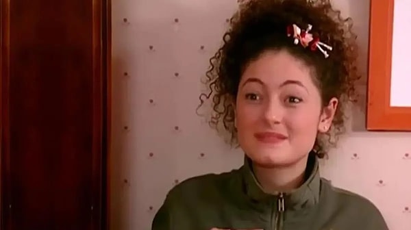Selena, Türk Malı ve Pis Yedili dizilerinden tanıdığımız Hazal Şenel, uzun süredir ekrandan uzak yaşıyor.