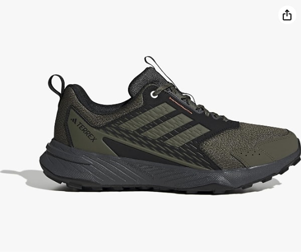 Soğuk, rüzgâr ya da yağmur fark etmez! Outdoor severlerin favorisi Adidas Terrex şimdi indirimde.