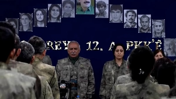 Terör örgütü PKK, Abdullah Öcalan’ın çağrısı sonrasında silahları yakma töreni düzenlemiş ve örgütü feshettiklerini açıklamıştı.