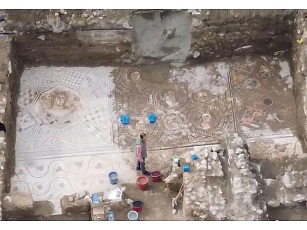İznik'te 400 metrekarelik dev taban mozaiği keşfedildi.