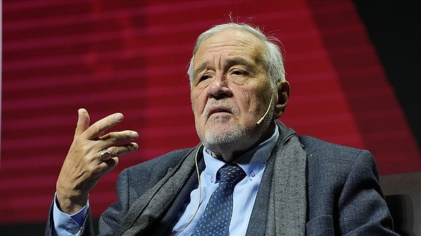 Türkiye Cumhuriyeti’nin kuruluşunun 102. yıldönümü vesilesiyle arşivlerde yer alan önemli bir belge ortaya çıktı.