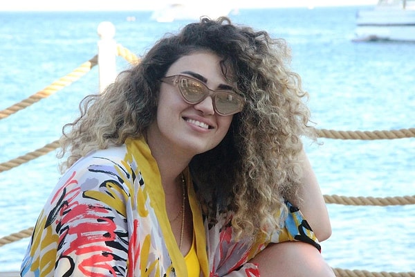 Dilan Çıtak'ın Eğitimi ve Müzik Kariyeri