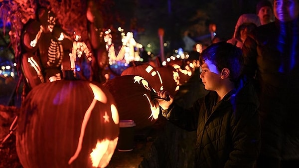 Halloween Milyonlarca Dolar Demek: Cadılar Bayramı Ticari mi?