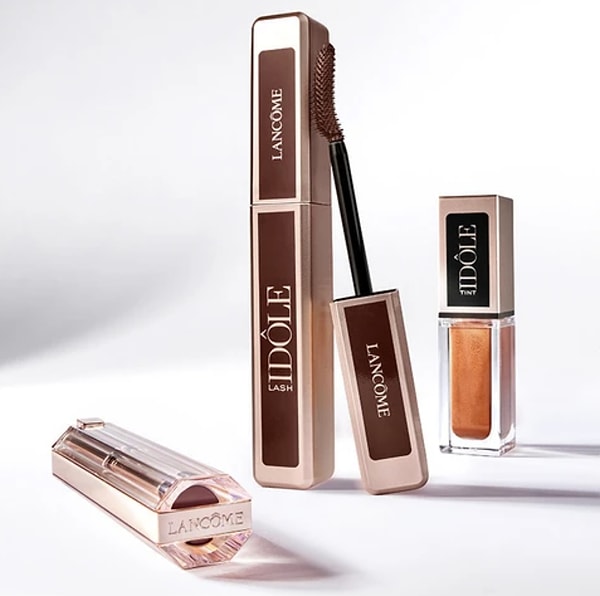 Kirpiklerine hem hacim hem de doğal bir kalkıklık kazandırmak isteyenlerin favorisi!