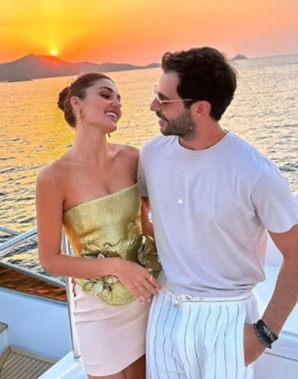 Hande Erçel and Hakan Sabancı, one of the most eye-catching couples in the Turkish entertainment news, had created quite a stir not only with their relationship but also with their break-up.