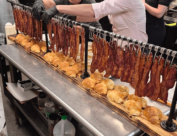 11. Askıda görmek istediğimiz tek şey, diyebilir miyiz?