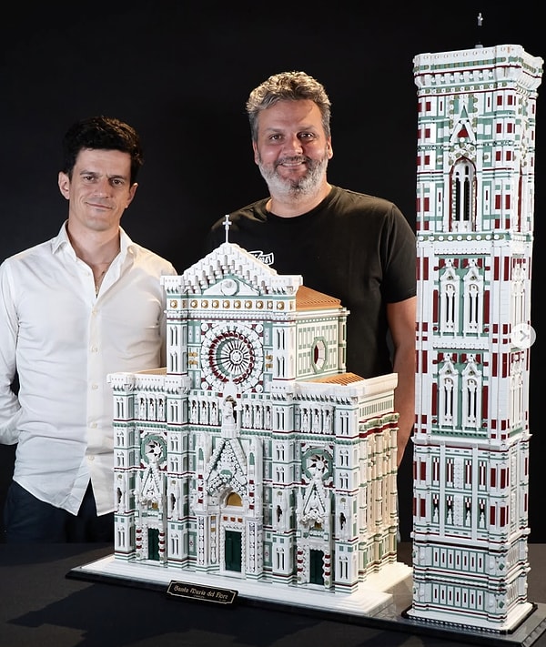 Petraglia’nın ilham kaynağı aslında oldukça açık: “Bir anıt beni ne kadar etkiler ve duygular uyandırırsa, onu lego ile yeniden yaratma isteği o kadar güçlü olur.”