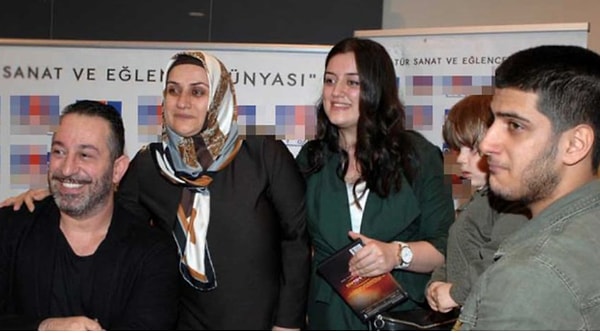 It has emerged that there is a familial connection, on the maternal side, between Cem Yılmaz and Reynmen. Reynmen had confirmed this kinship years ago, referring to him as "my mother's cousin".