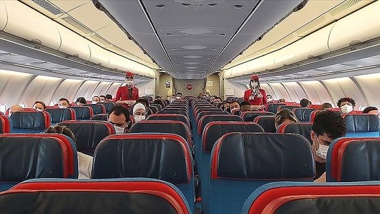 Chinese Airline to Hire Married Cabin Crew Dubbed “Sky Aunties”