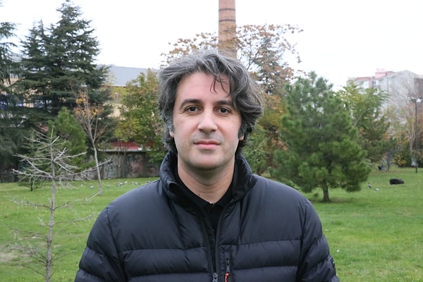 Herkesin hayalini kurduğu olay ünlü profesörün başına geldi... Hesabına baktığında 2 milyon TL geldiğini gördü.