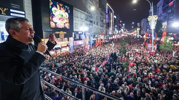 Cumhurbaşkanı Erdoğan, Özgür Özel'e manevi tazminat davası açtı.