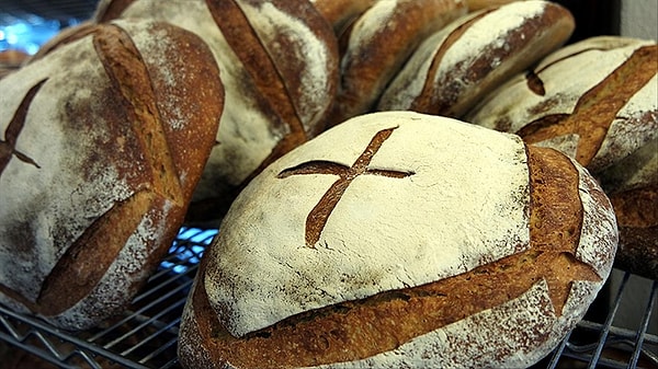 What are the benefits of sourdough bread?