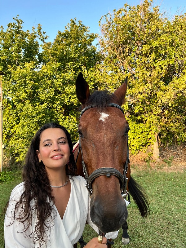 Son olarak Leyla dizisinde izlediğimiz Ceylin Kahya, Arka Sokaklar dizisinin kadrosunda.