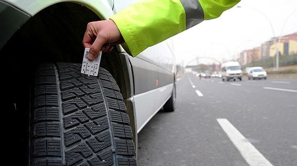 Kış lastiği zorunluluğu yarın başlıyor: Süre 5 aya çıkarıldı.