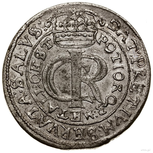 Hazineler arasında günlük işlemlerde kullanılan düşük değerli paralar ile daha yüksek meblağlı sikkeler birlikte yer alıyor.