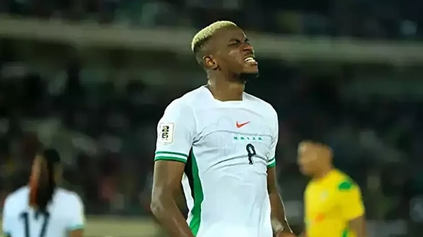 Attığı gollerle hem Süper Lig’de hem de Şampiyonlar Ligi’nde Galatasaray’ı sırtlayan Osimhen milli maçlar sonrasında Türkiye’ye geldi.