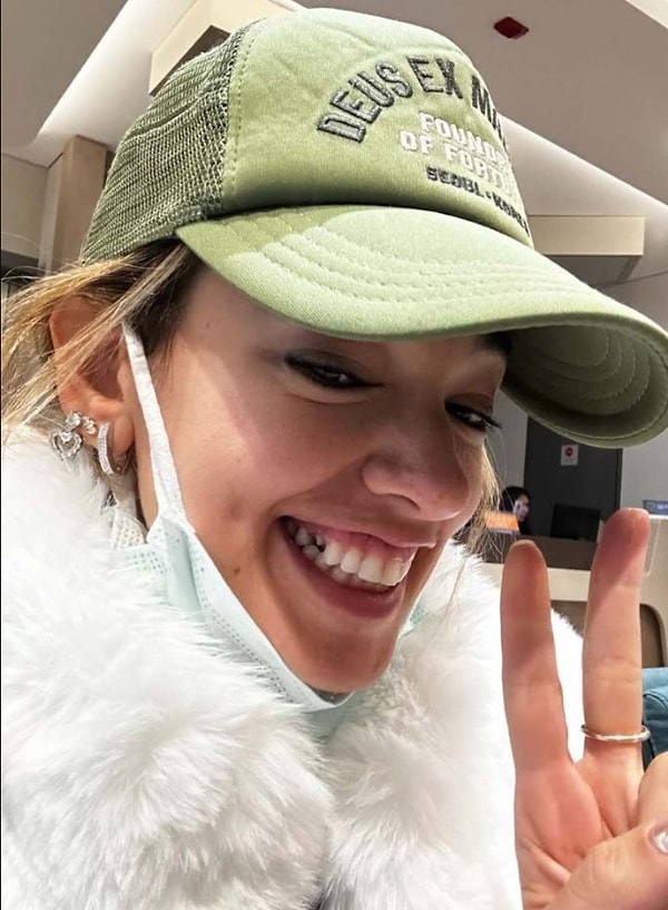 Seda Bakan'ın dişleri bütün yayını ele geçirdi!