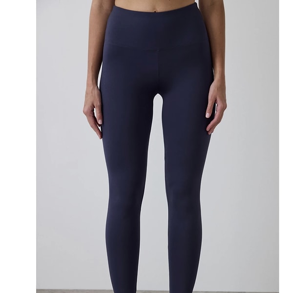 Bu hafta Penti 1 alana 1 hediye kampanyasında en beğenilen ürün, Lacivert Soft Feel Tayt oldu!