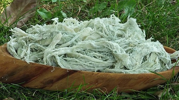 Küflü peynir, Erzurum yaylalarında beslenen hayvanların taze sütünden, hiçbir katkı maddesi kullanılmadan geleneksel yöntemlerle üretiliyor.