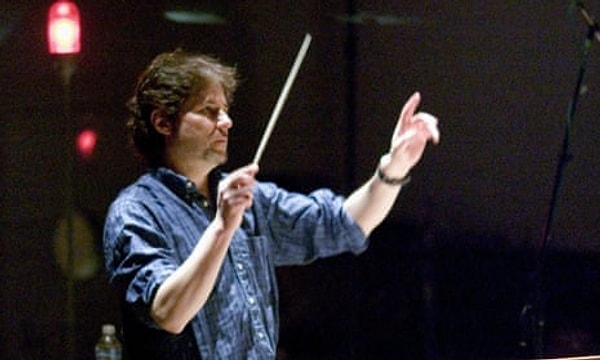 James Horner, Cameron’un reddine rağmen gizlice müzikleri bestelemeye başladı.