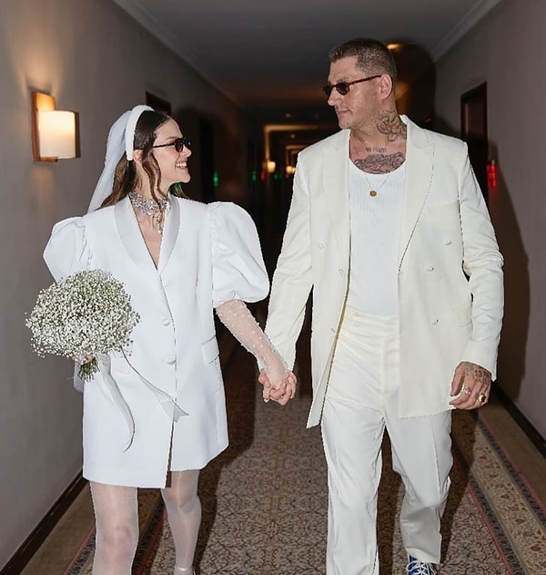 İrem Helvacıoğlu ile işletmeci eşi Ural Kaspar, 2024 sonbaharında sessiz sedasız kıydıkları nikâhla dünyaevine girmiş ve magazin gündemine oturmuştu.