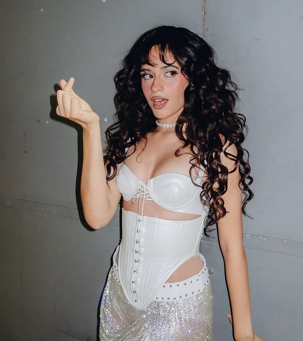 Son yılların en çok konuşulan pop yıldızlarından biri olan, önce Fifth Harmony ile tanınan Camila Cabello, ardından “Havana”, “Senorita”, gibi parçalarla solo kariyerinde de başarıyı yakalamıştı.