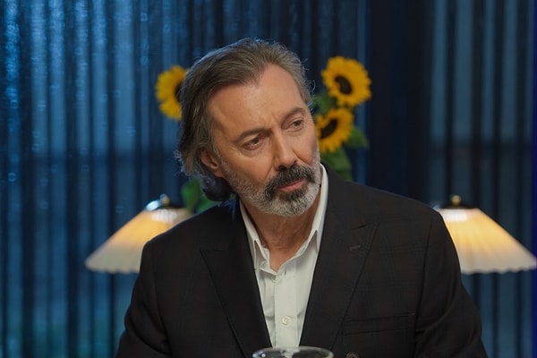 Kızılcık Şerbeti'nde 4 oyuncu diziye veda etmiş ve yeni isimler kadroya dahil olmuştu.