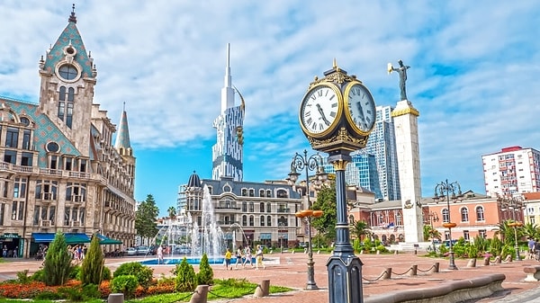 Gürcistan’ı cezbedici yapan şey sadece pratik giriş koşulları ya da gece hayatı değil; doğası ayrıca nefes kesiyor!