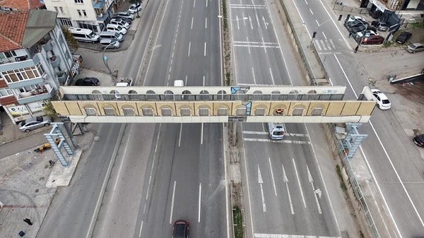 Yıkıma başlandı, yenisi yapılıyor.