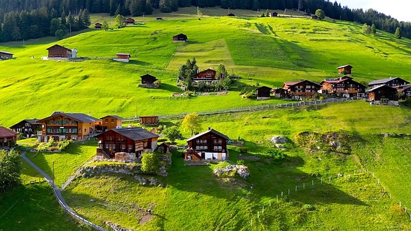 Peki motorlu araç giremiyorsa bu köye ulaşım nasıl sağlanıyor?