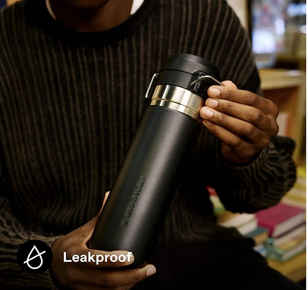 Stanley Quick Flip Paslanmaz Çelik Termos, yolda maceralarınızı ya da keşiflerinizi daha keyifli hale getirmek için tasarlanmış.