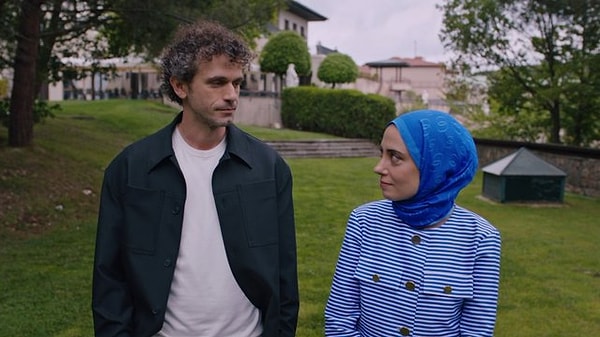 Cuma akşamlarının vazgeçilmezi Kızılcık Şerbeti, bu defa eski bir oyuncunun geri dönüşüyle gündem oldu.