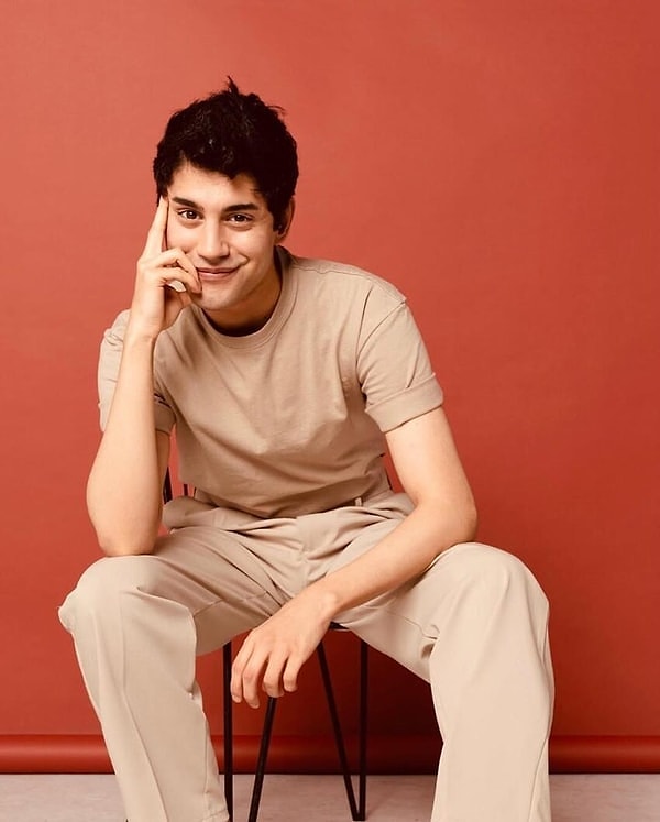 İbrahim Yıldız'ın ablasının dün gece saatlerinde yaptığı paylaşımla, genç oyuncunun yeniden yoğun bakıma kaldırıldığı öğrenilidi.